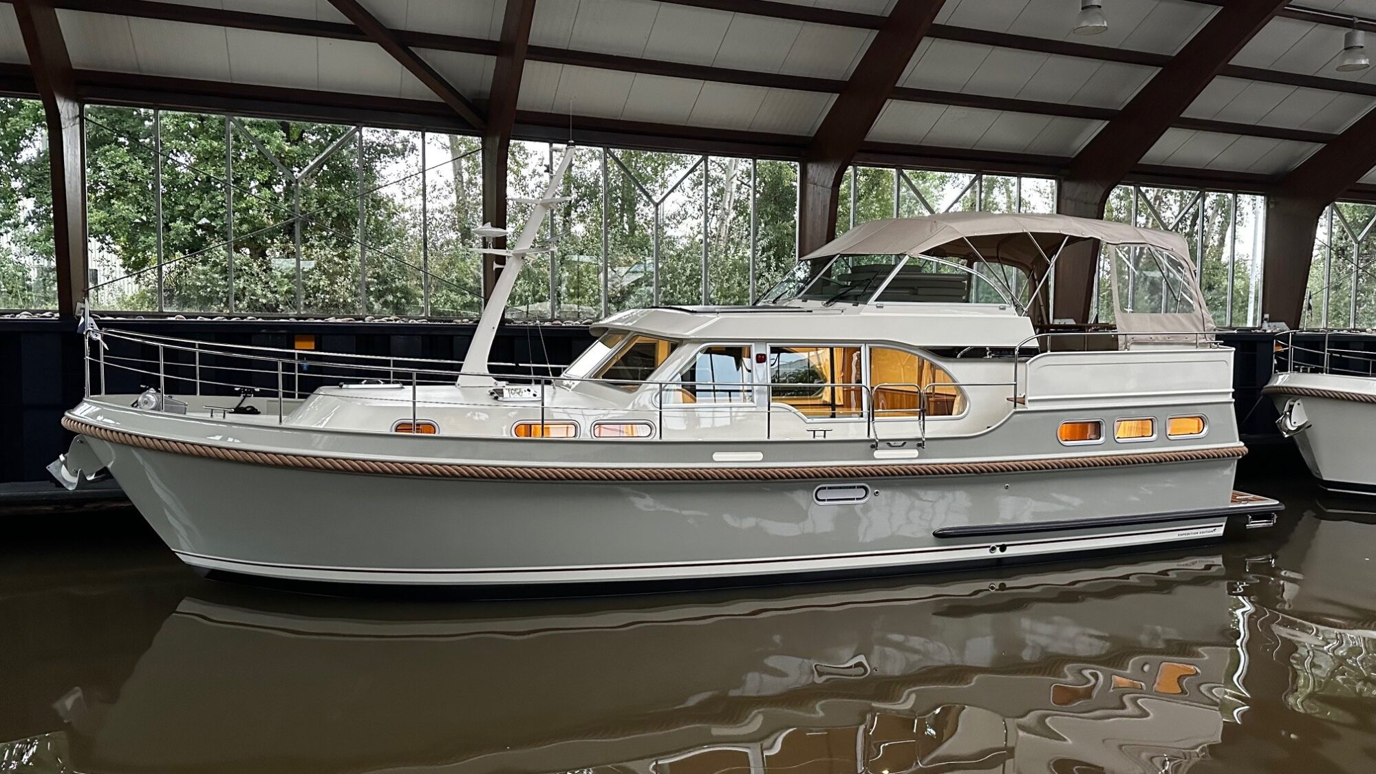 Linssen yachts available at short notice 1 Linssen Grand Sturdy 40.0 AC